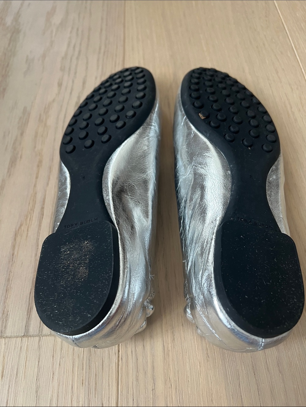 Tory Burch Silver Logo Leather Ballet Flats - Picture 5 of 5